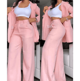 Conjunto Social Feminino Calça e Blazer: Elegância em poliéster/elastano para um visual refinado.
